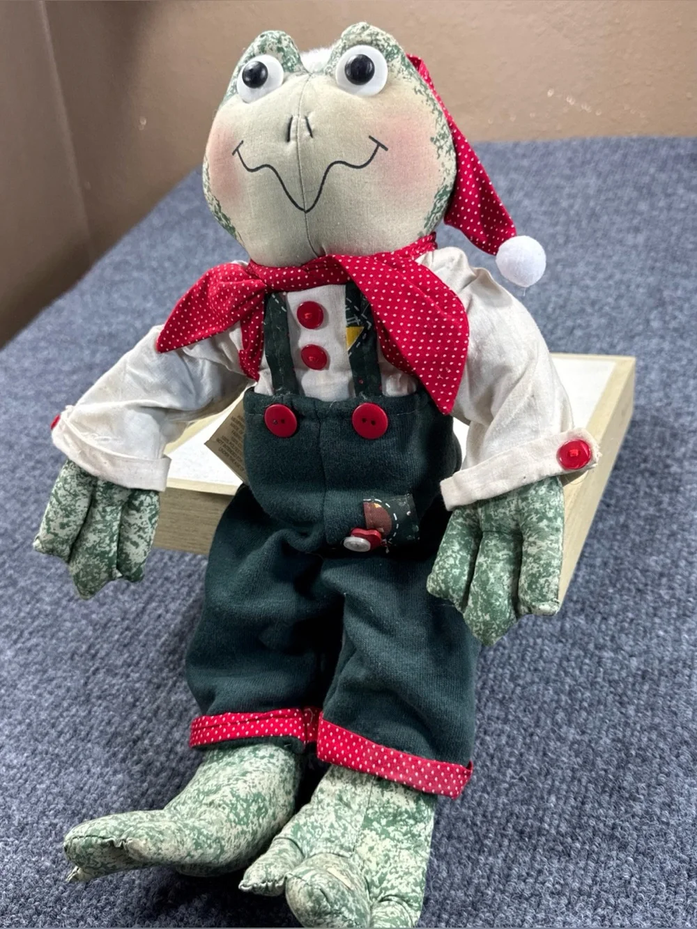 Christmas Frog Plush Decorative Sing Croaks Jingle Bells Tested Works